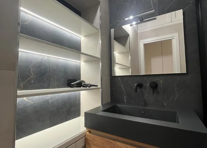 Sofia E Clara Mozia *